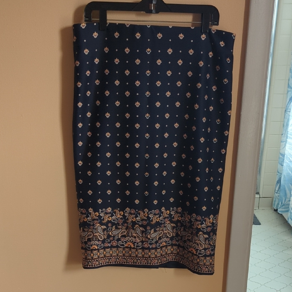 ECI Navy and Gold Patterned Pencil Skirt